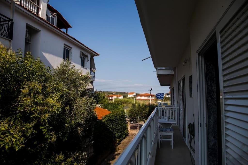 Blue Theros Apartments Paralia Dionysiou Exterior foto