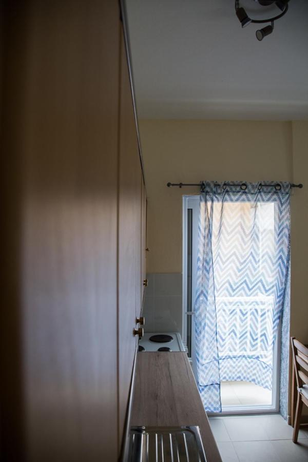 Blue Theros Apartments Paralia Dionysiou Exterior foto